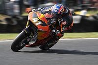 Binder priva a Mart&iacute;n de su primera victoria; Alex M&aacute;rquez se complica