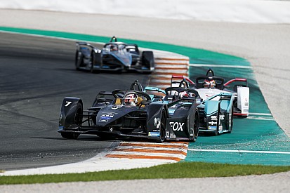Formula E drivers expecting easier overtaking in 2019/20