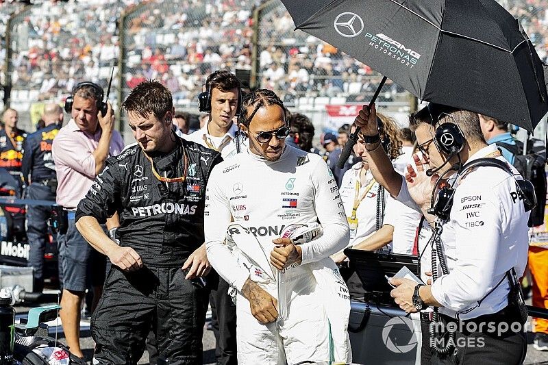 Lewis Hamilton, Mercedes AMG F1, in griglia di partenza