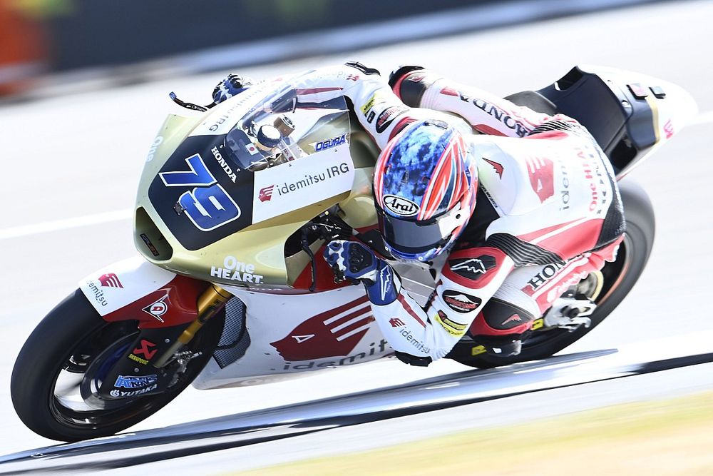 Moto2 Spielberg: Ogura pole pozisyonunda