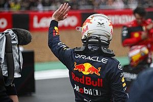 F1-update: Verstappen maalt niet om boegeroep op Silverstone, primeur Sainz