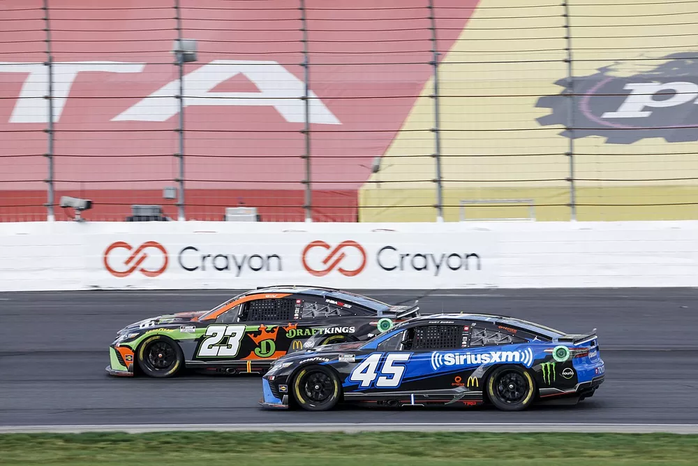 Bubba Wallace, 23XI Racing, Draft Kings Toyota Camry; Kurt Busch, 23XI Racing, SiriusXM Radio Toyota Camry