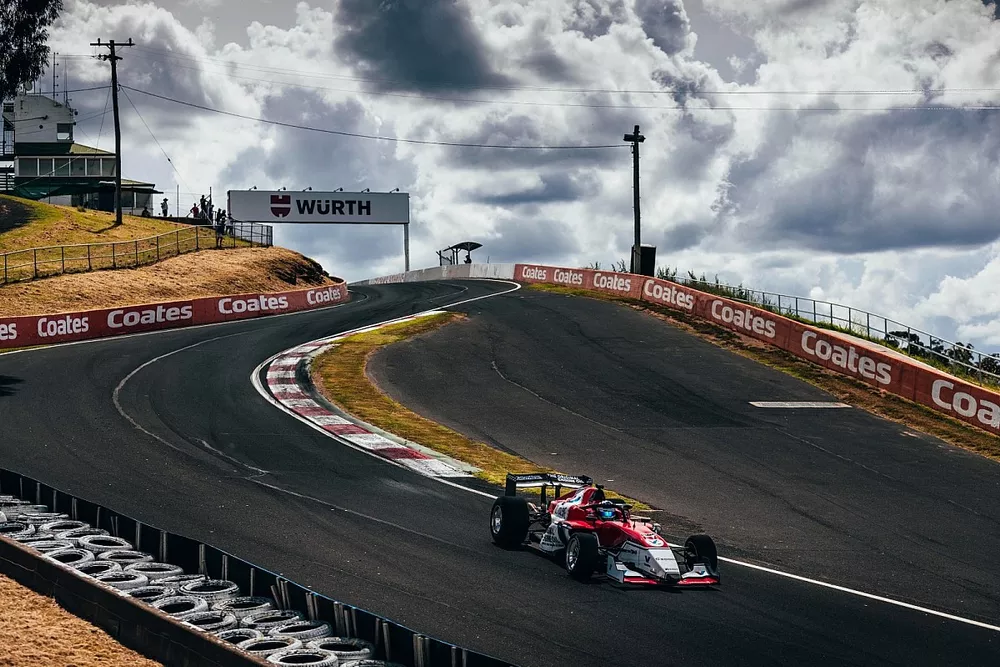 Golding_S5000_Bathurst 2