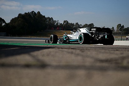 Mercedes: a W10-hez képest ügyetlen és naiv a tavalyi autónk