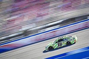 Kyle Busch dominates second stage at Fontana