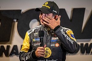 Christian Fittipaldi se emociona em homenagem surpresa em Daytona
