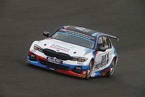 Donington BTCC: Turkington eases to Race 1 win