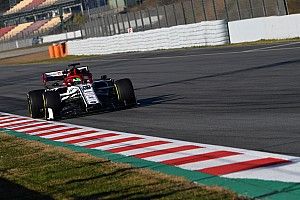 Giovinazzi lidera la mañana del martes en Barcelona