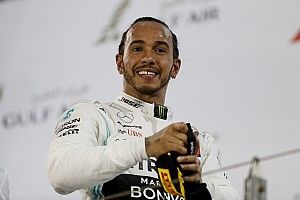 I 10 piloti più pagati della storia della F1: Hamilton "ruba" la vetta a Schumi