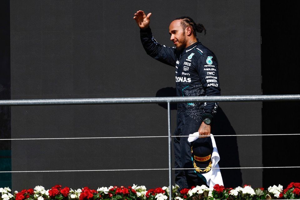 Lewis Hamilton, Mercedes-AMG F1 Team, 2nd position, on the podium