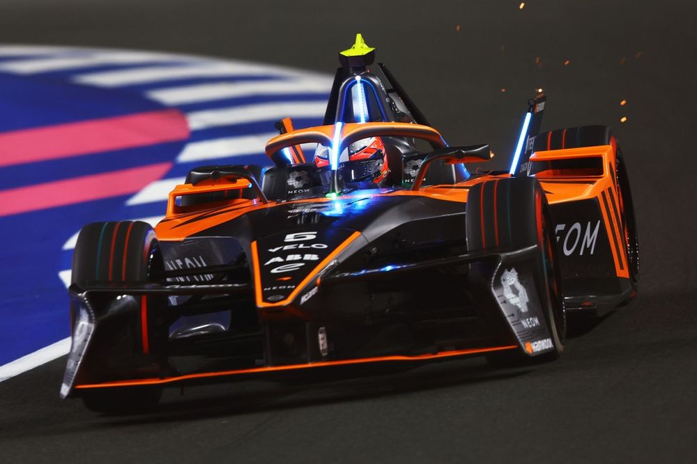 Taylor Barnard, McLaren Formula E Team