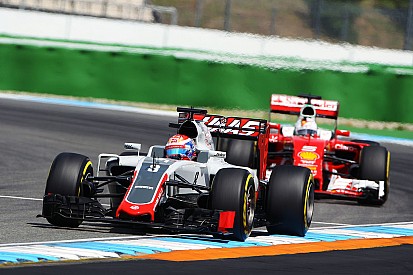 Grosjean in favour of blue flag rule tweak