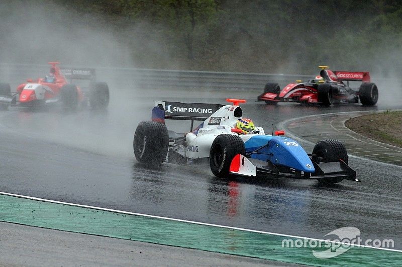 Ваксивьер принес SMP Racing первую победу в дождевой гонке в Спа