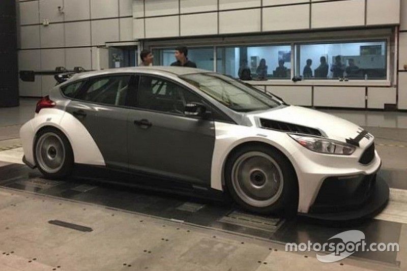 La Ford Focus TCR continua a crescere grazie a Robb Holland