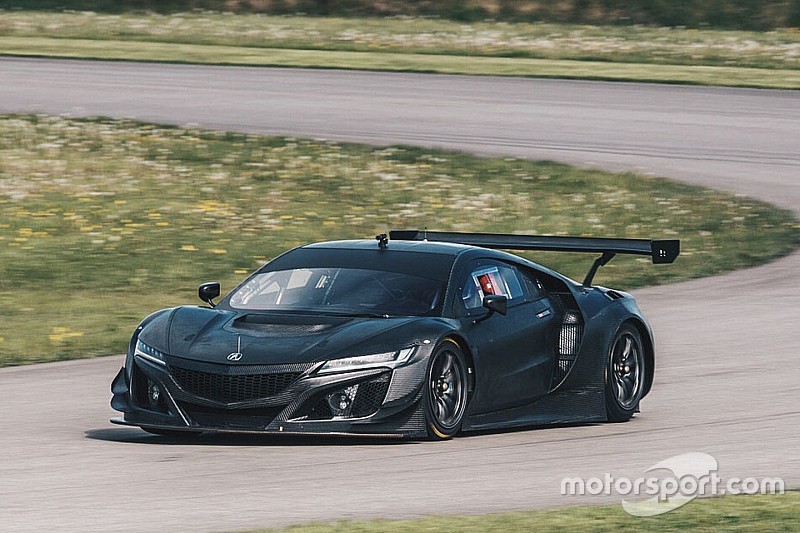 讴歌NSX GT3赛道测试 筹备新赛季