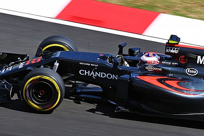 Button says new Sepang asphalt feels "very strange"