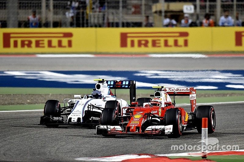 Kimi Raikkonen, Ferrari SF16-H and Valtteri Bottas, Williams FW38