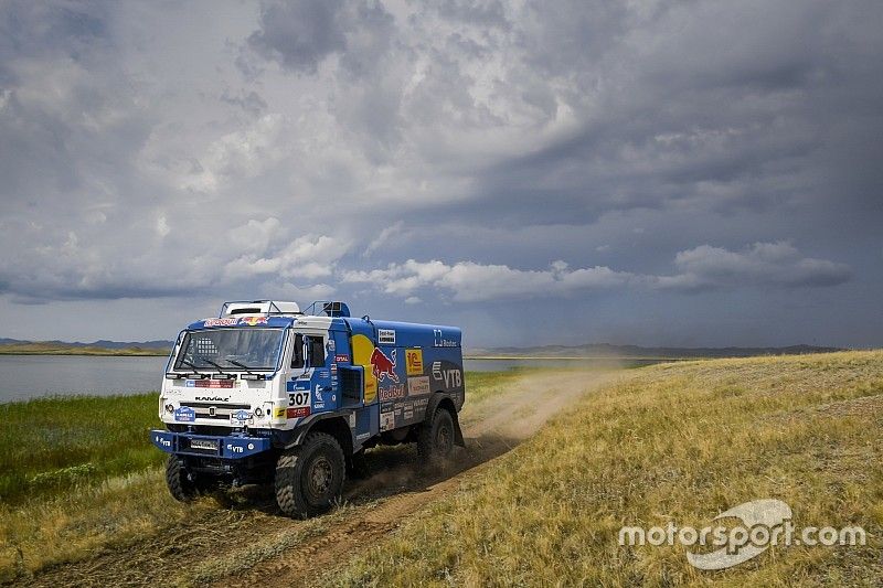 #307 KAMAZ-master Team: Eduard Nikolaev, Evgenii Iakovlev, Vladimir Rybakov