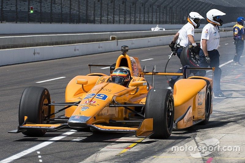 Alonso aprovechó la poca actividad en pista para acabar 4º