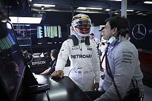 Хэмилтон собрался начать переговоры о новом контракте в ноябре