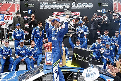 Bristol'de Jimmie Johnson kazandı