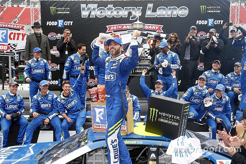 Jimmie Johnson goes back-to-back with Bristol win