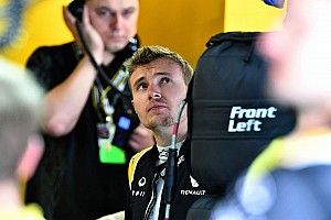 Renault планирует объявить имя третьего пилота. Им может стать Сироткин