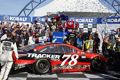 Truex takes Las Vegas win in dramatic finish