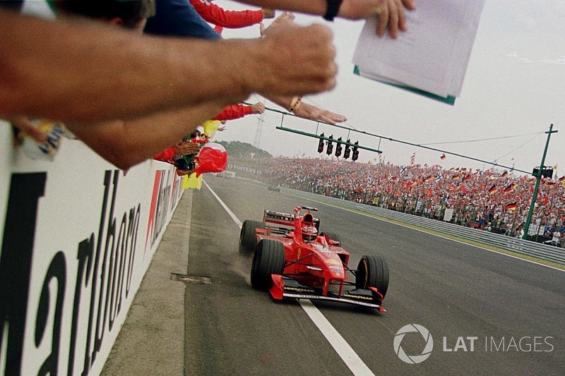 Ezen a napon: Taktikai mestermunka, Schumacher-győzelem a Magyar Nagydíjon