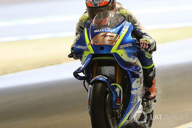 La Suzuki mette i "baffi" alla GSX-RR con la nuova carena