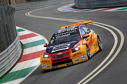 Tom Coronel na megacrash in Portugal: “Ik heb heel veel geluk gehad”