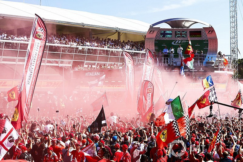 GP Italia: Mercedes 1-2 di kandang Ferrari, Hamilton puncaki klasemen