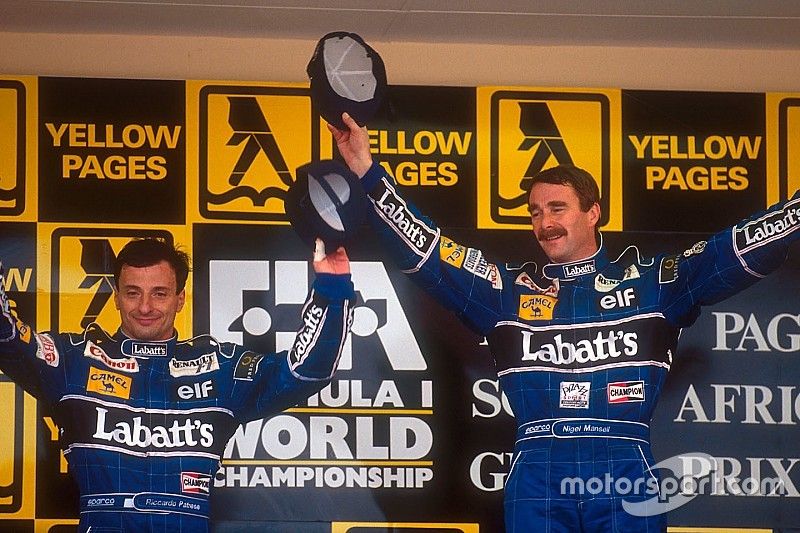 Podio: Ganador de la carrera Nigel Mansell, Williams, segundo lugar Riccardo Patrese, Williams