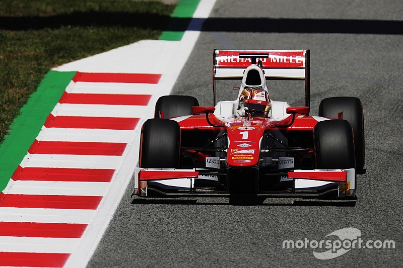 Leclerc consigue la pole en el último instante en Barcelona