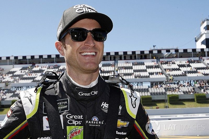 Kasey Kahne released from final year of Hendrick contract