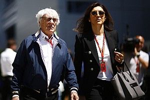 Carey: Perkembangan F1 terhambat oleh Ecclestone