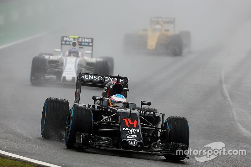 Alonso ready to "drive into" Vettel next time