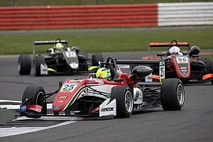 FIA F3: Schumacher egy megpördülést követően a 18. lett