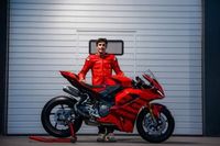 Ducati presenta la Panigale V2 MM93 inspirada en Márquez y la FB63 de Pecco