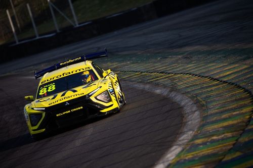 Stock Car: Felipe Fraga lidera todas as sessões e conquista pole em Cascavel