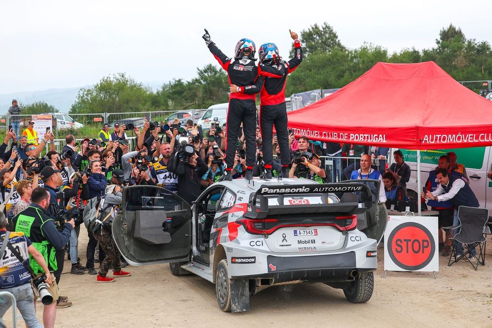 Winners S&eacute;bastien Ogier, Vincent Landais, Toyota Gazoo Racing WRT Toyota GR Yaris Rally1