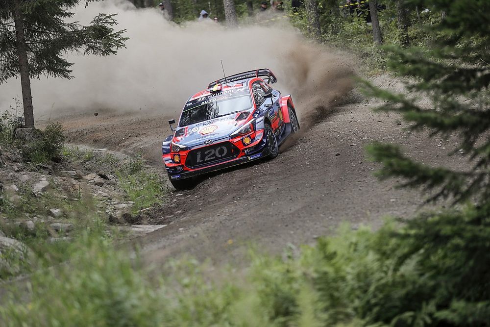 Neuville sufre un accidente en un test de Hyundai
