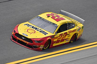 Joey Logano takes Stage 1 win with last-lap pass of Harvick