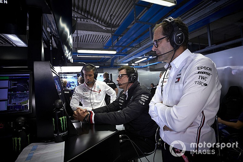 Wolff no se explica la "atípica" mejora del motor Ferrari