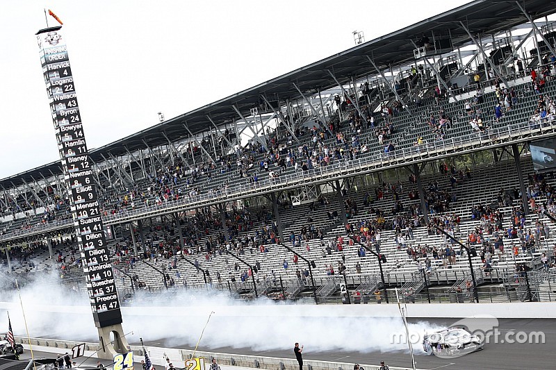 NASCAR Indianapolis: Kevin Harvick siegt - Titelkampf ohne Jimmie Johnson