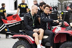 Пилот Mercedes призвал судить о Мазепине по скорости