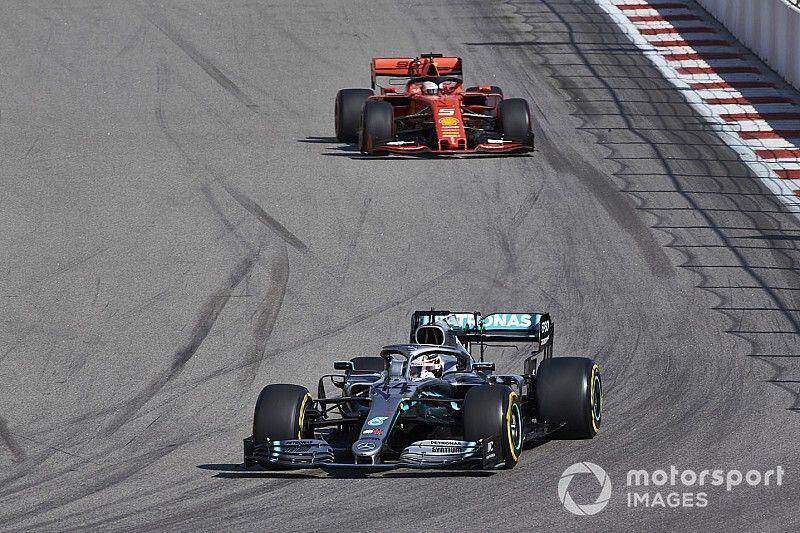 Ferrari-megoldást kaphat a 2020-as F1-es Mercedes