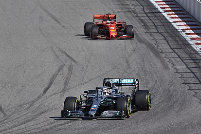 Ferrari-megoldást kaphat a 2020-as F1-es Mercedes