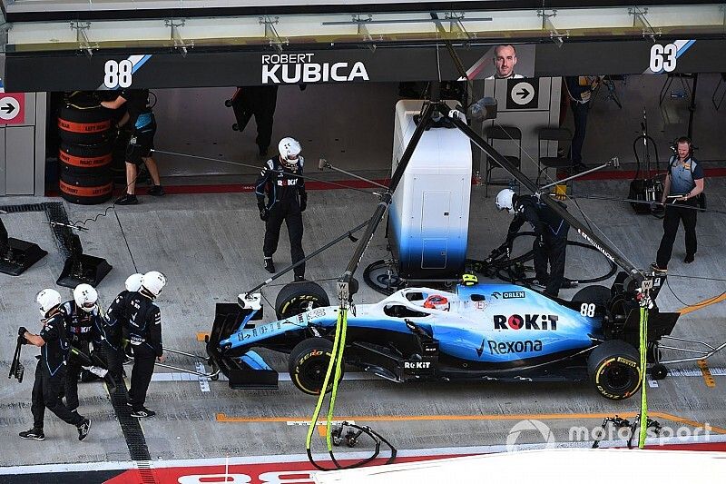 Robert Kubica, Williams FW42, en pits