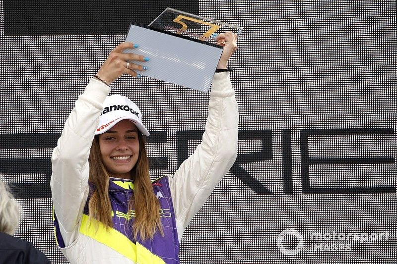 Marta García domina en su primera victoria en W Series